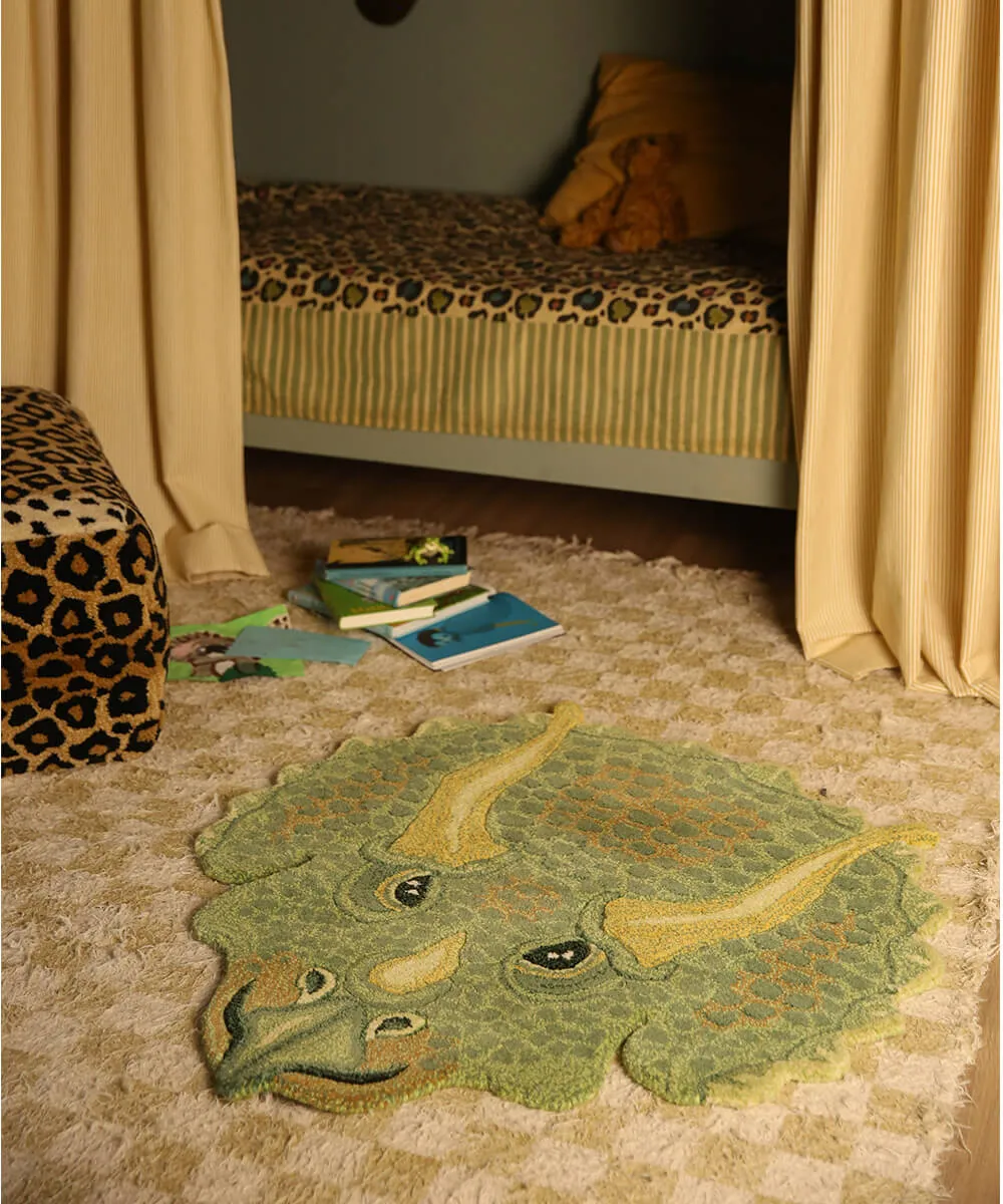 Doing Goods Triceratops Dino Teppich Large Grün 95cm