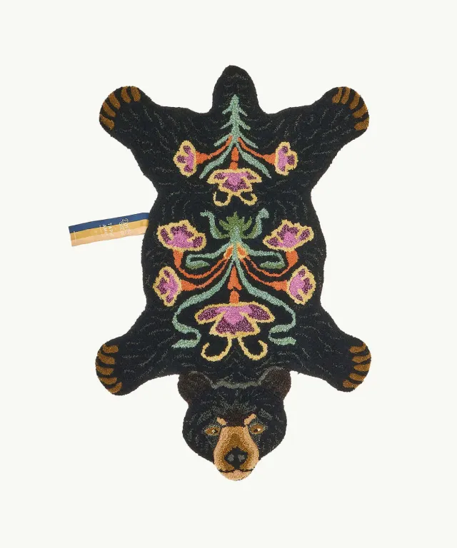 Doing Goods Tapis Amis Blooming Black Bear Small Teppich Schwarz Wolle