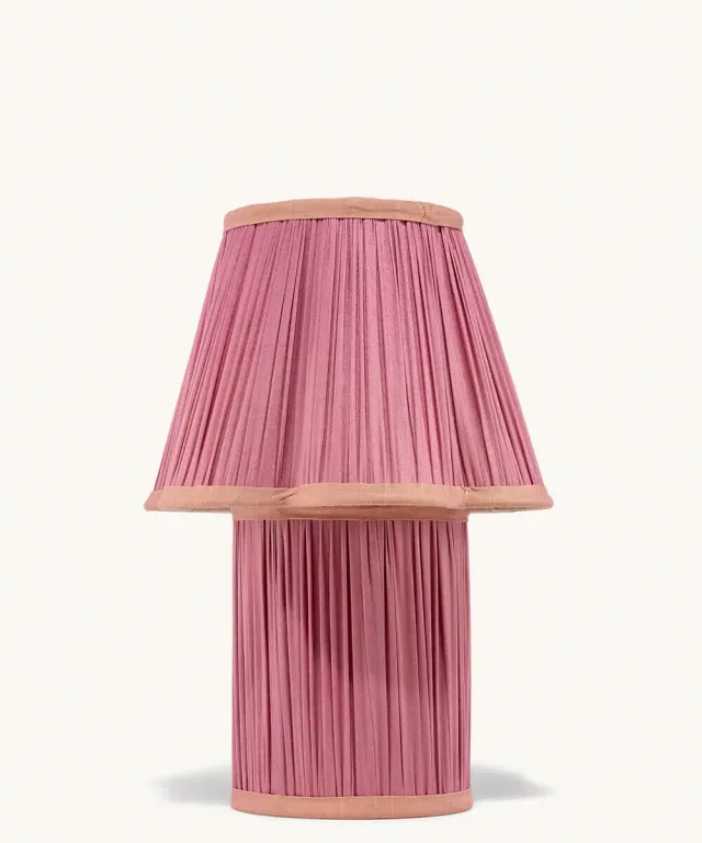 Doing Goods Myra Petite Tischlampe Fuchsia Seide