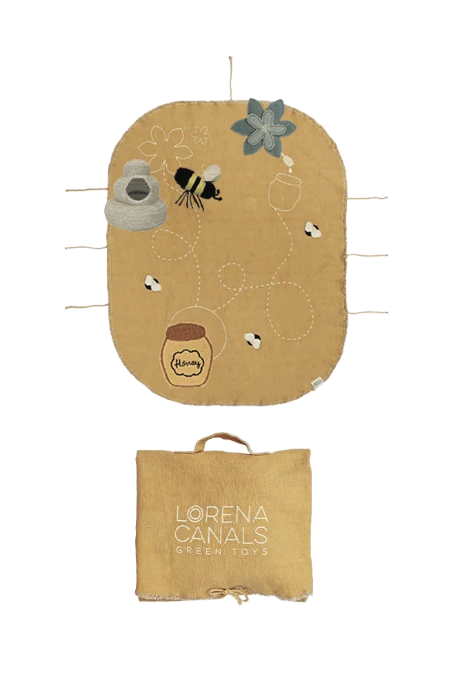 Lorena Canals Small World Nectar Honey Spielzeug 50x65 grün