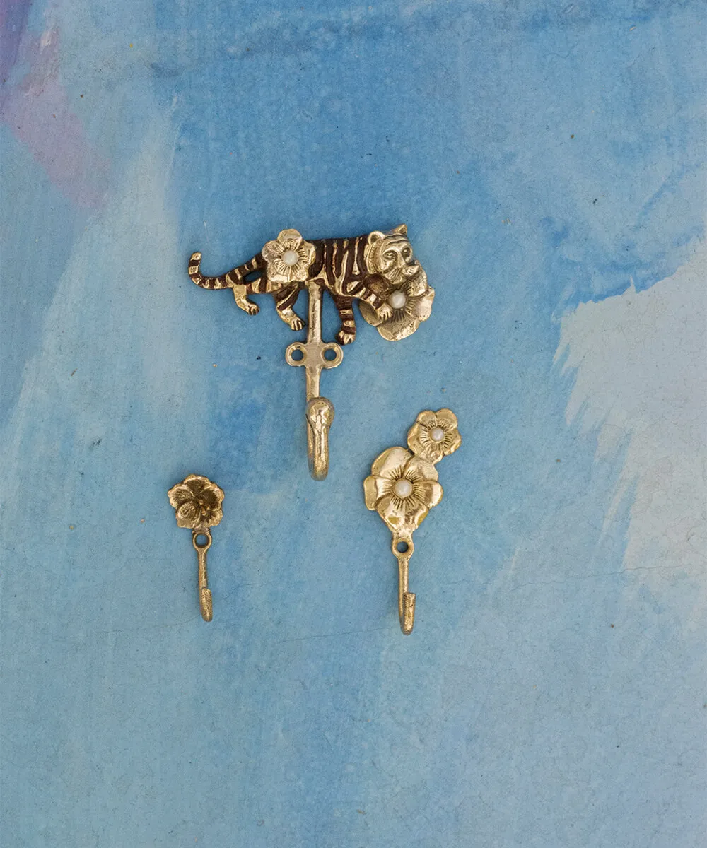 Doing Goods Maisie Mini Wandhaken Blume gold 5x2cm klein