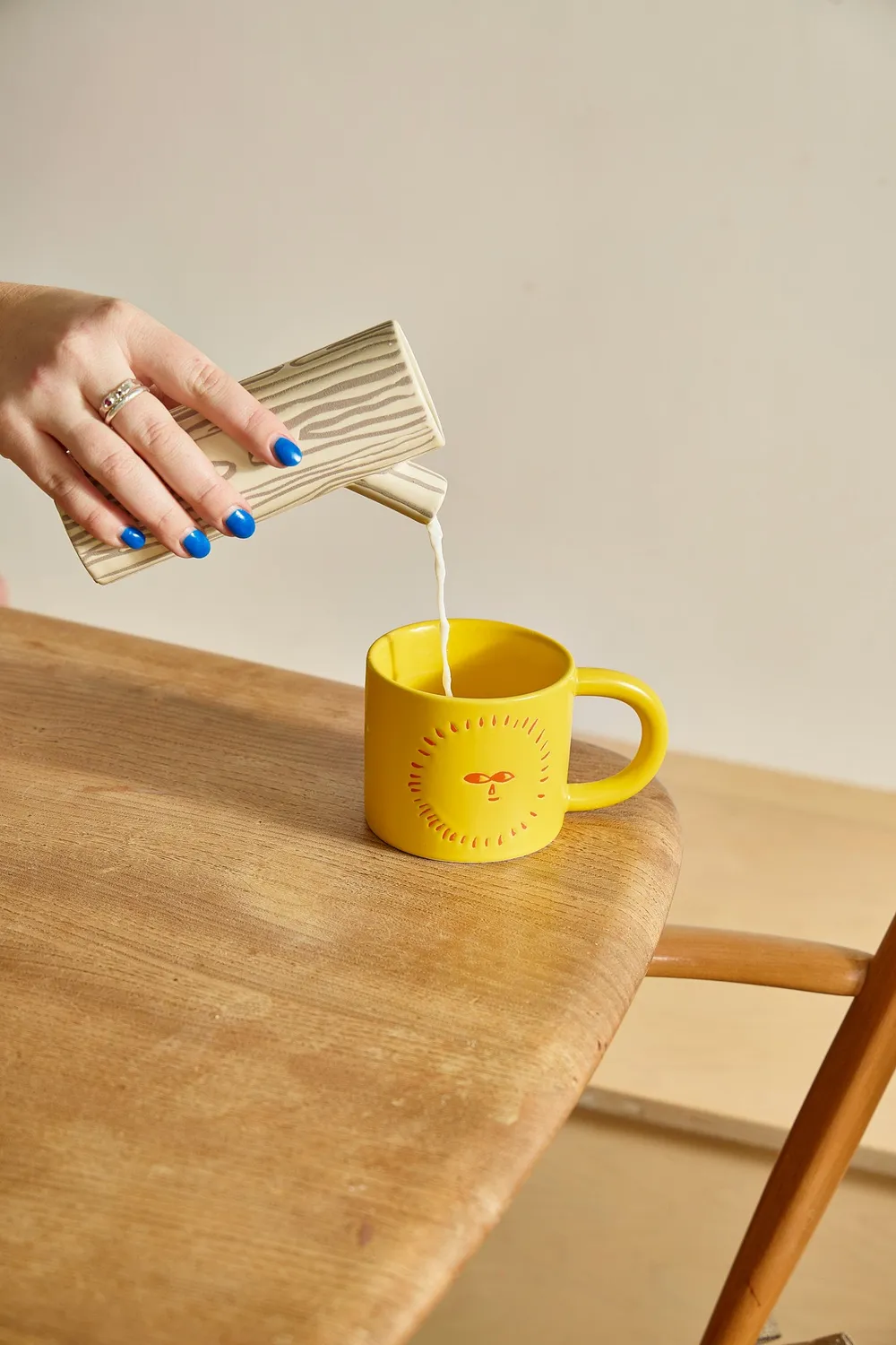 Donna Wilson Sunshine Tasse Steingut gelb 9 cm