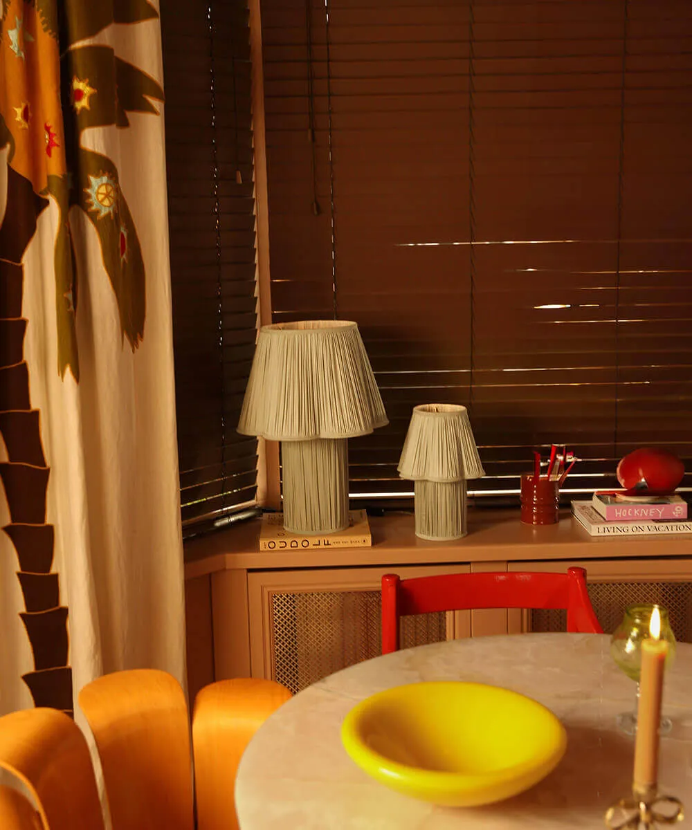 Doing Goods Myra Petite Tischlampe Seide salbei