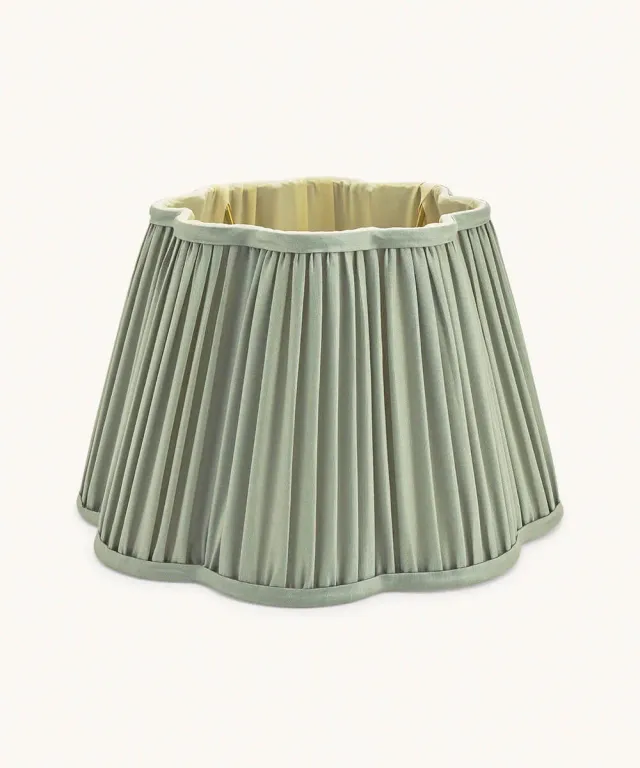 Doing Goods Diya Lampenschirm Salbei Seide 30 cm gewellt