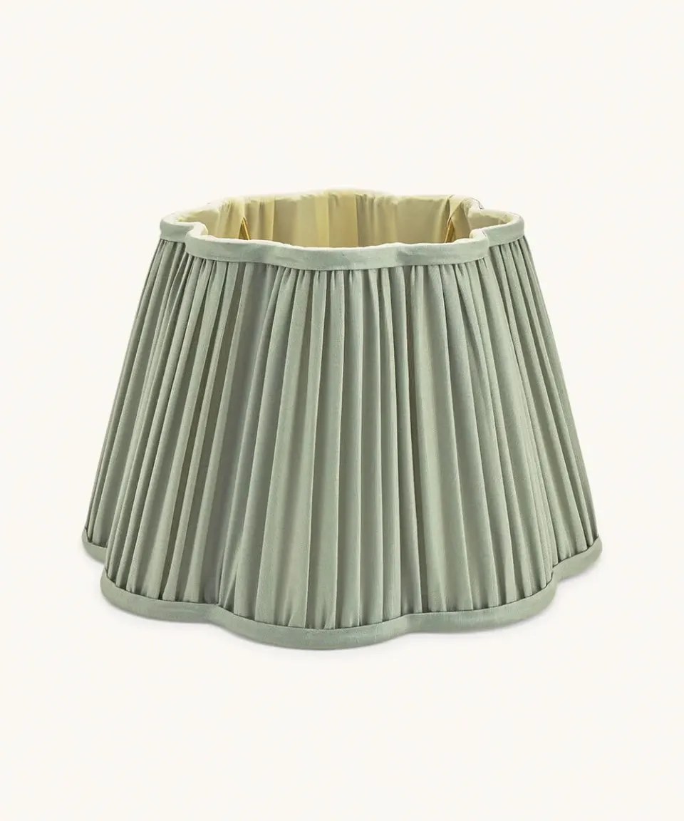 Doing Goods Diya Lampenschirm Salbei Seide 30 cm gewellt