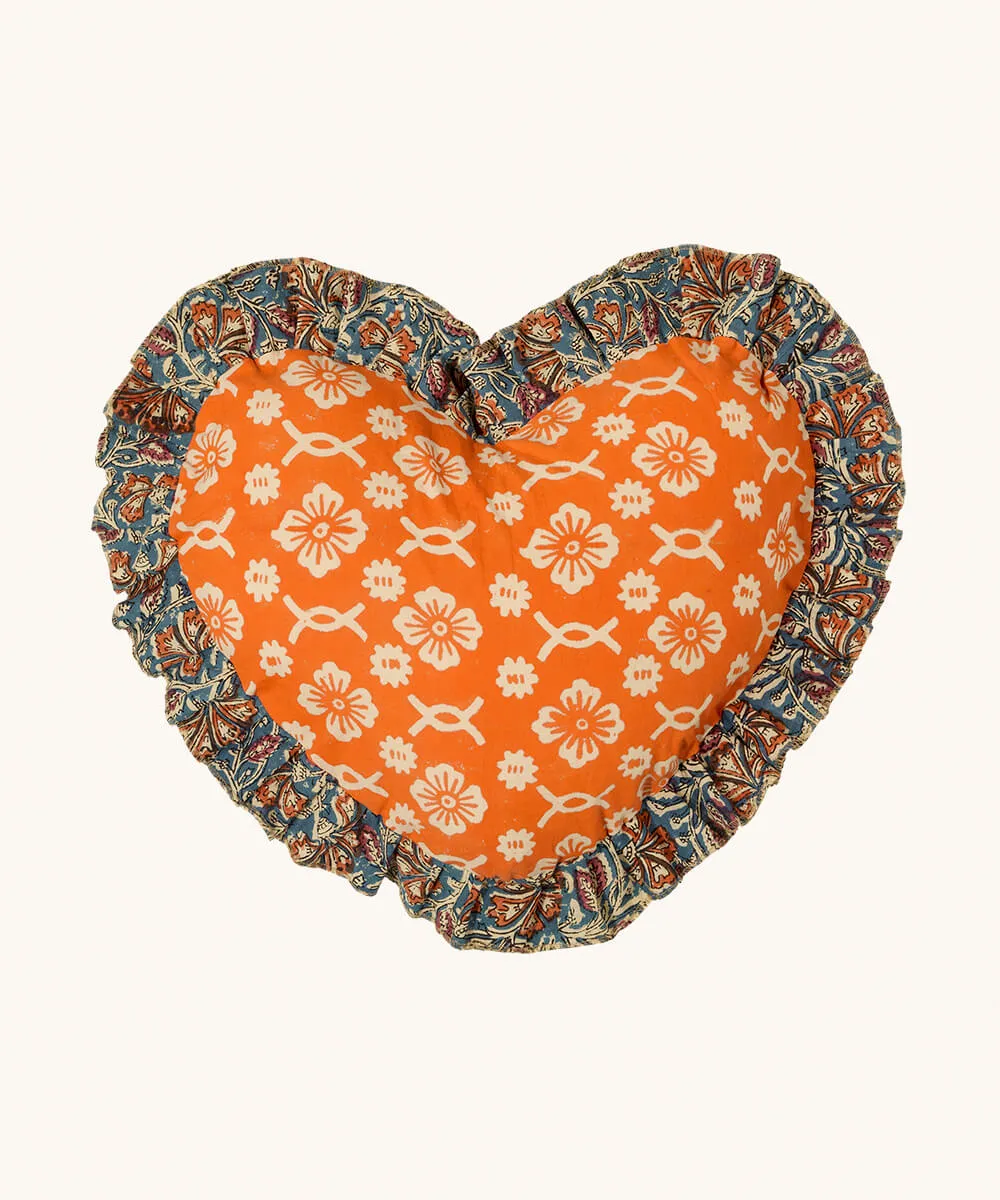 Doing Goods Ulla Herzkissen 50x48 cm Orange floral
