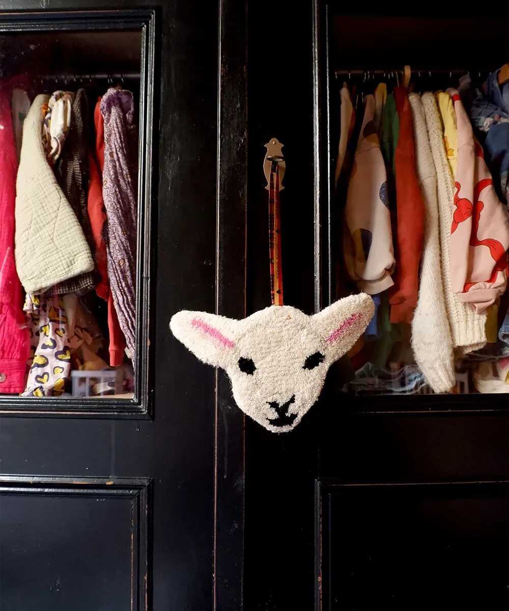 Doing Goods Tapis Amis Woolly Lamb Wandbehang Wolle Lamm