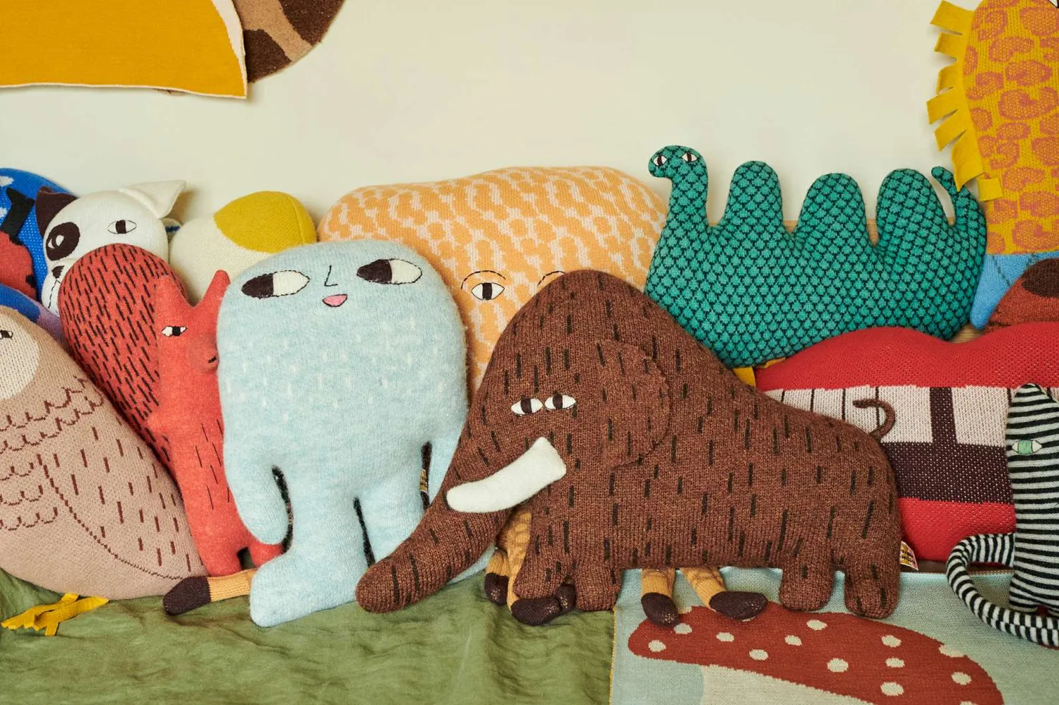 Donna Wilson Bertha Bigfoot Kuscheltier 29x42cm Lambswool
