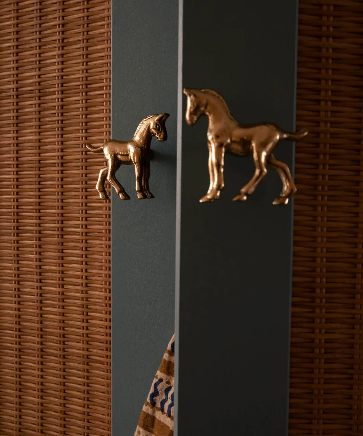Doing Goods Cheval Spirit Droite Schrankknopf Messing