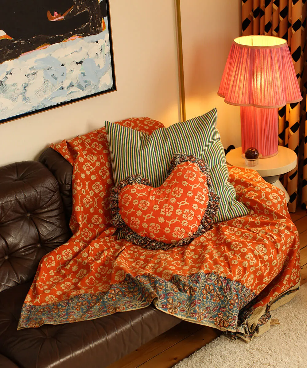 Doing Goods Ulla Herzkissen 50x48 cm Orange floral