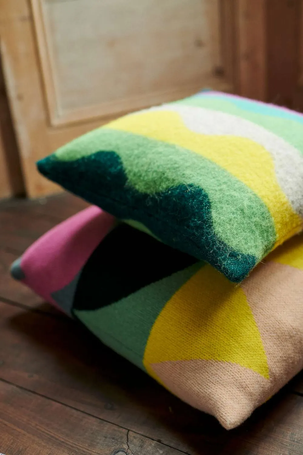 Donna Wilson Wiggle Kissen Grün 42x42 Lambswool
