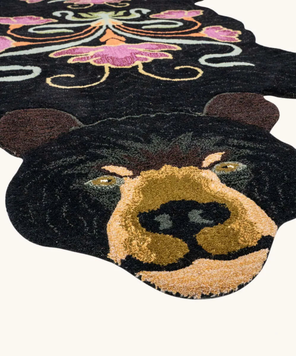 Doing Goods Blooming Black Bear XL Teppich Wolle Bär
