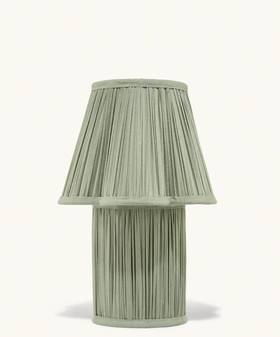 Doing Goods Myra Petite Tischlampe Seide salbei