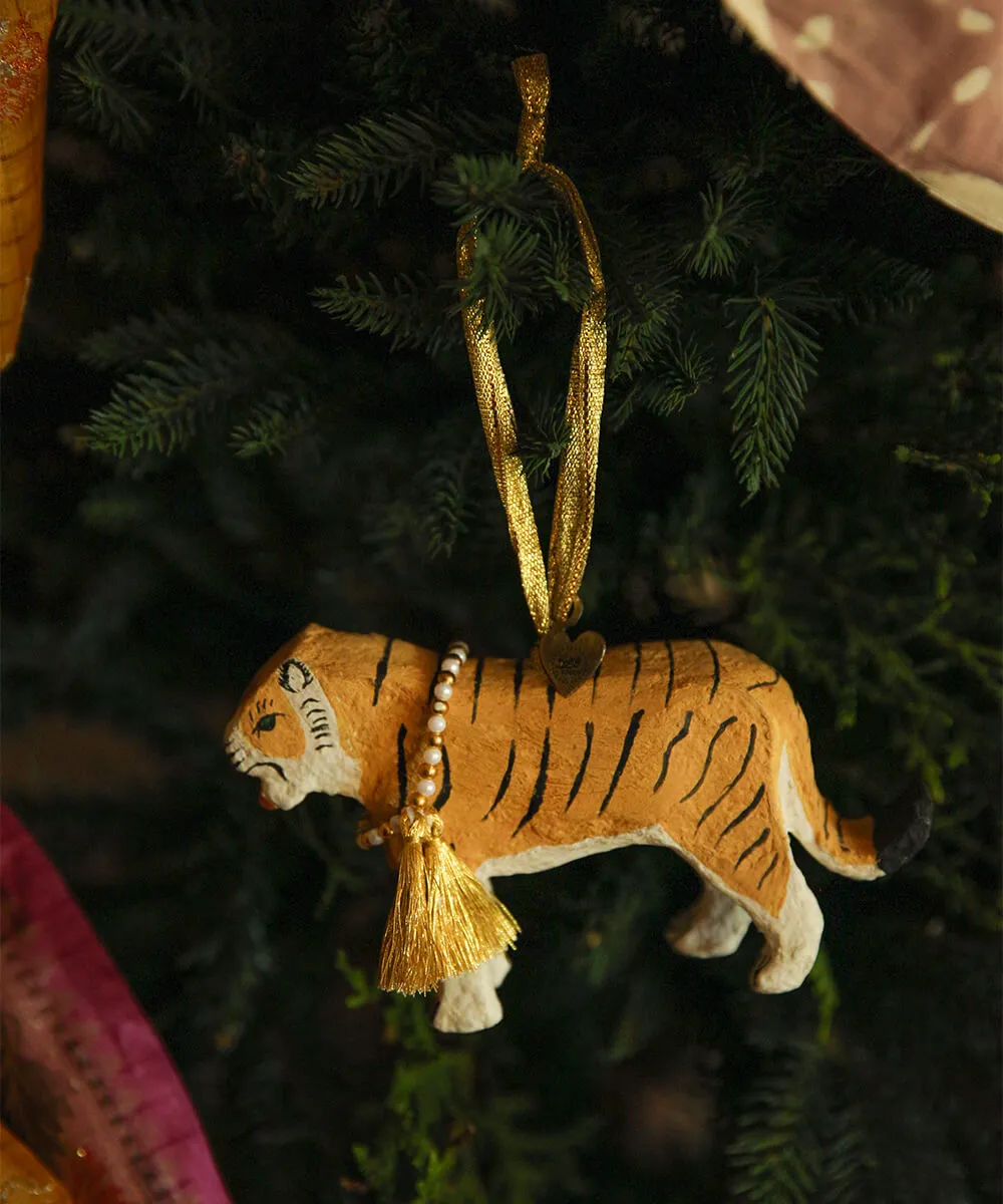 Doing Goods Tinsel Tiger Baumanhänger Ocker 15cm