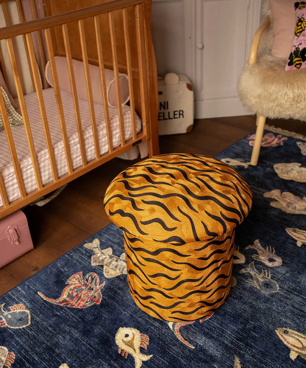 Doing Goods Maya Tiger Hocker 45x45x47 bestickt