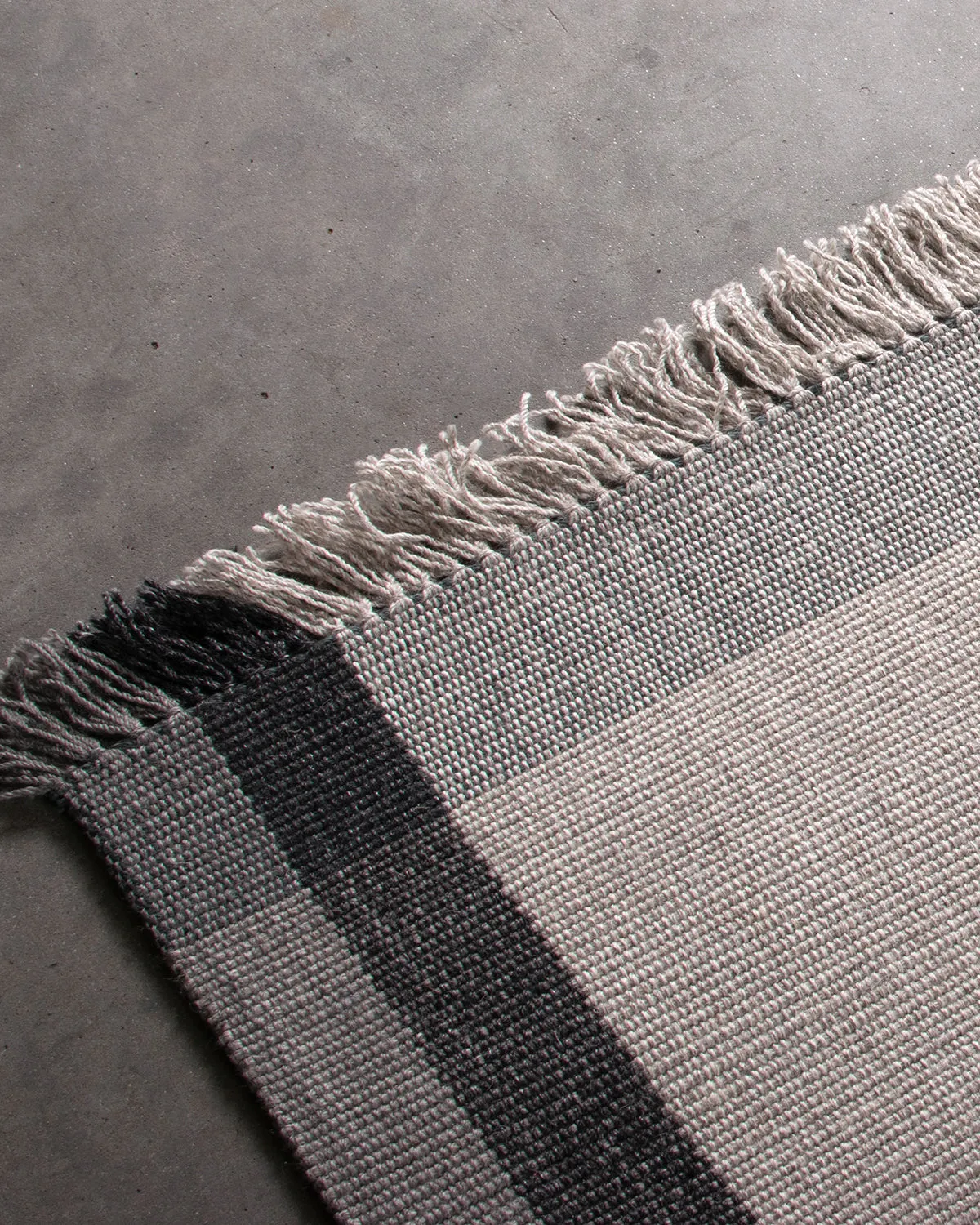 HC Interior Rugs Oslo 1170-030 Teppich Grey 140x200 Fransen