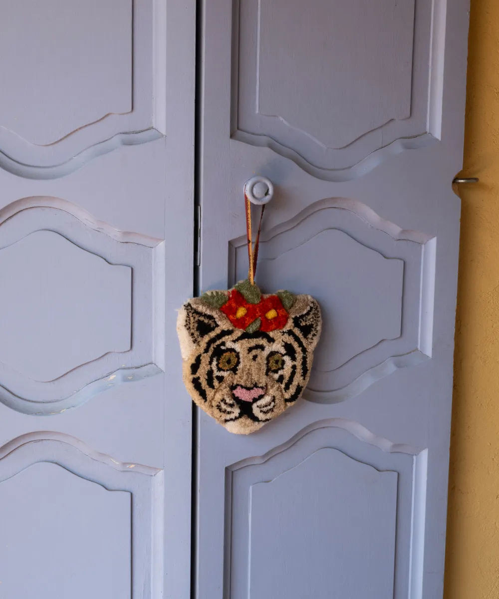 Doing Goods Floral Tigre Blanc Dekoanhänger Weiß Tiger