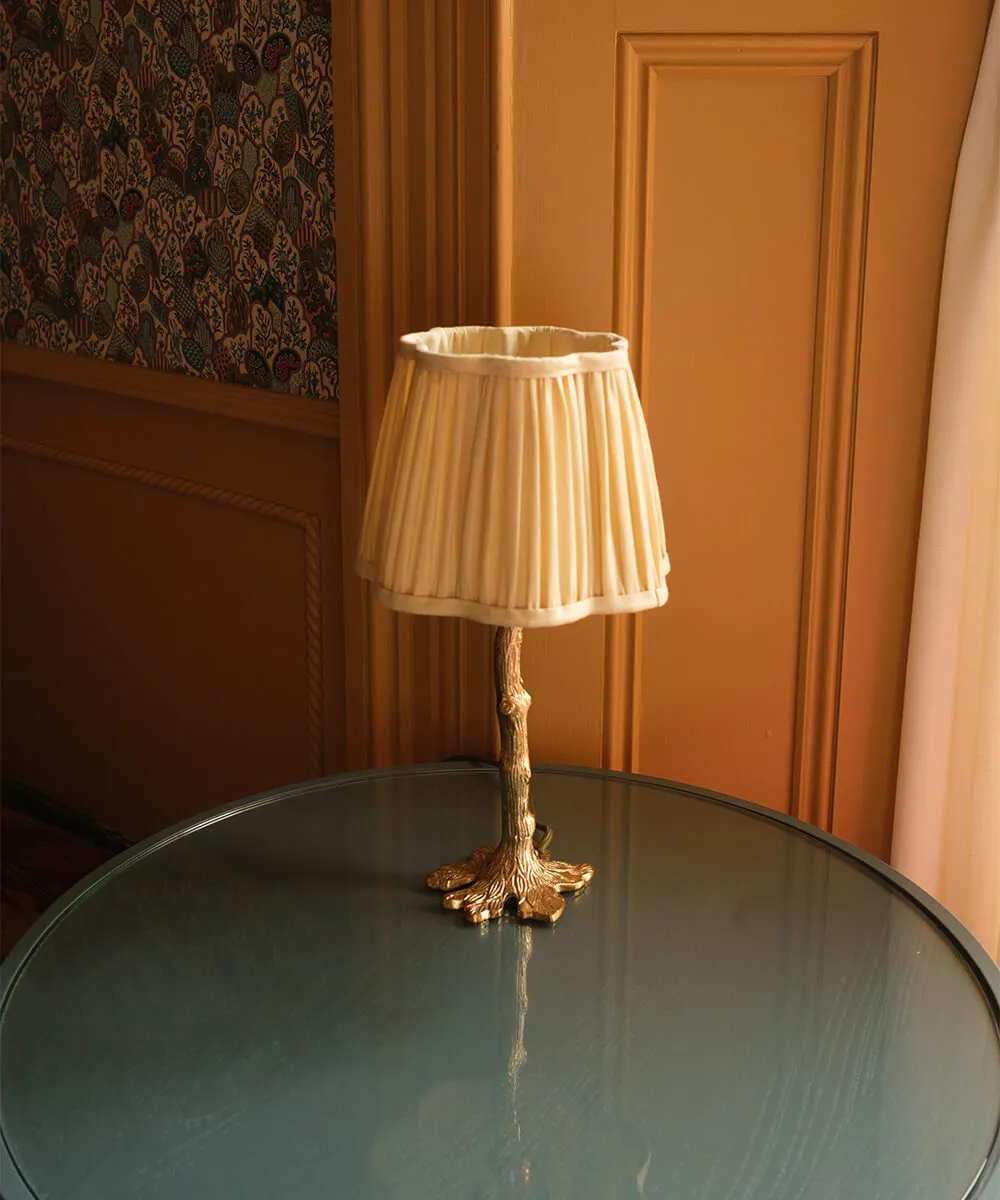 Doing Goods Misty Tischlampe Kurz Messing 26 cm