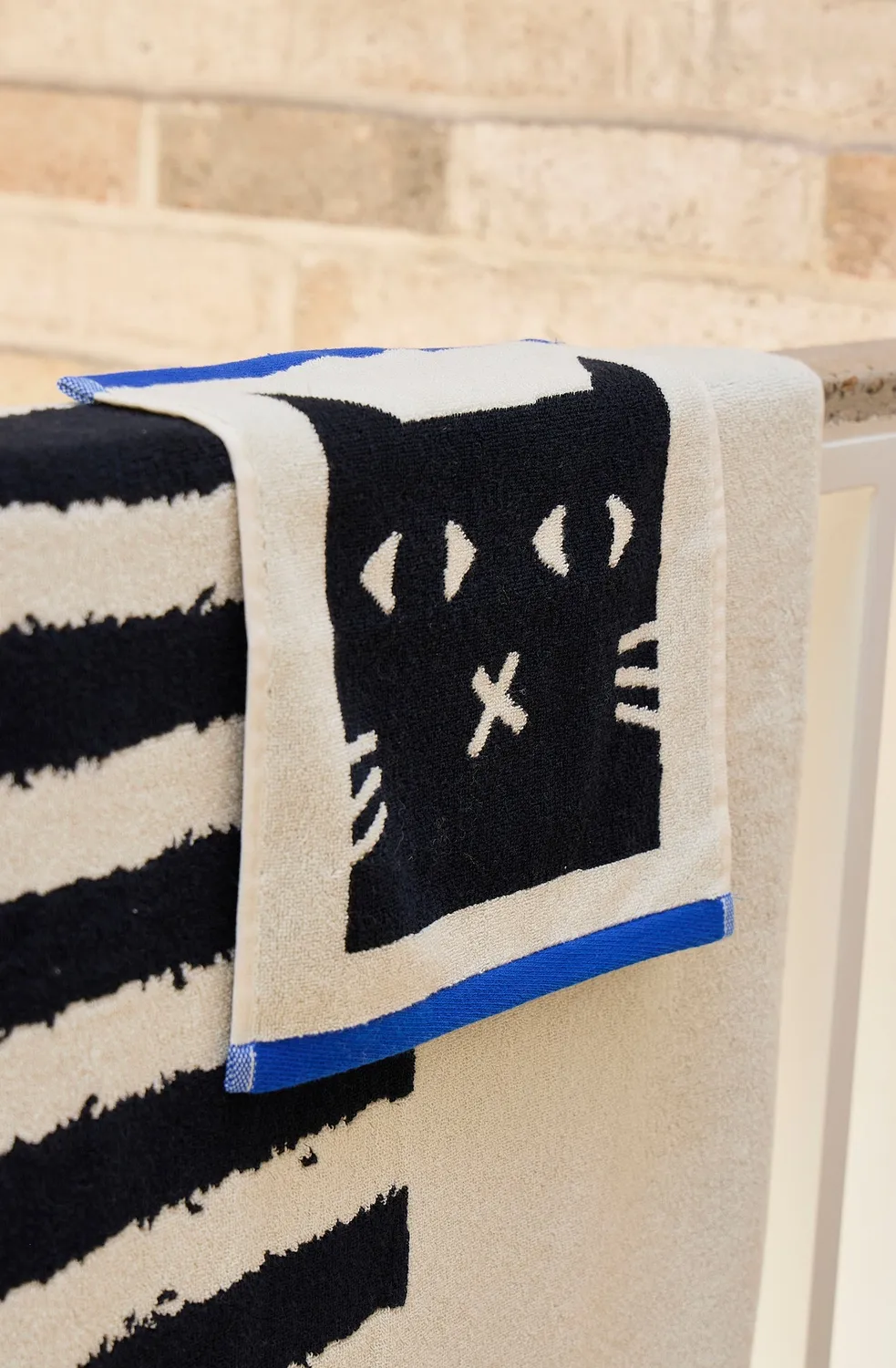 Donna Wilson Lazy Cat Face Cloth Waschlappen 30x30 Baumwolle
