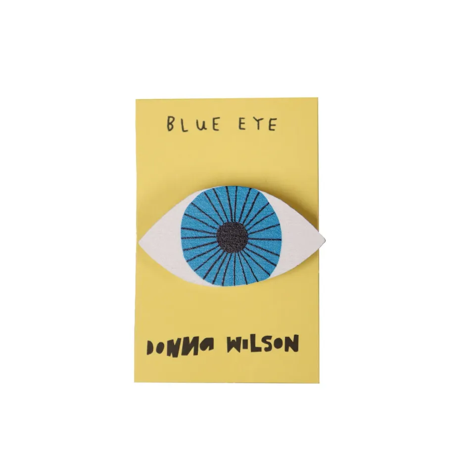 Donna Wilson Blue Eye Pin Badge Holz blau