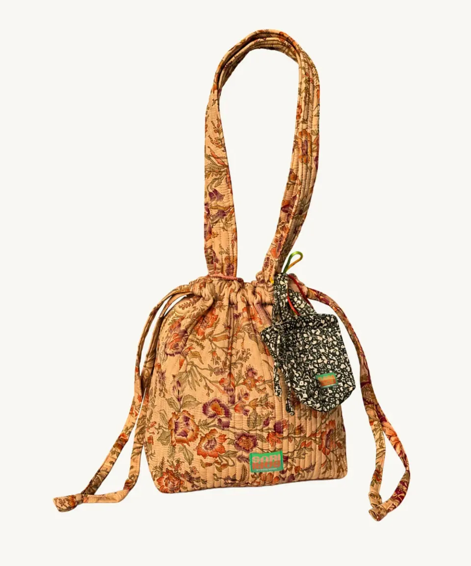 Doing Goods Gemma Gemma Beuteltasche Vintage-Sari -248