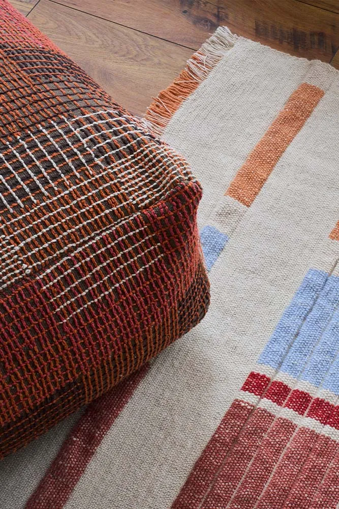 Lorena Canals City Pouf Maple Red Wendepouf 54x54 rot