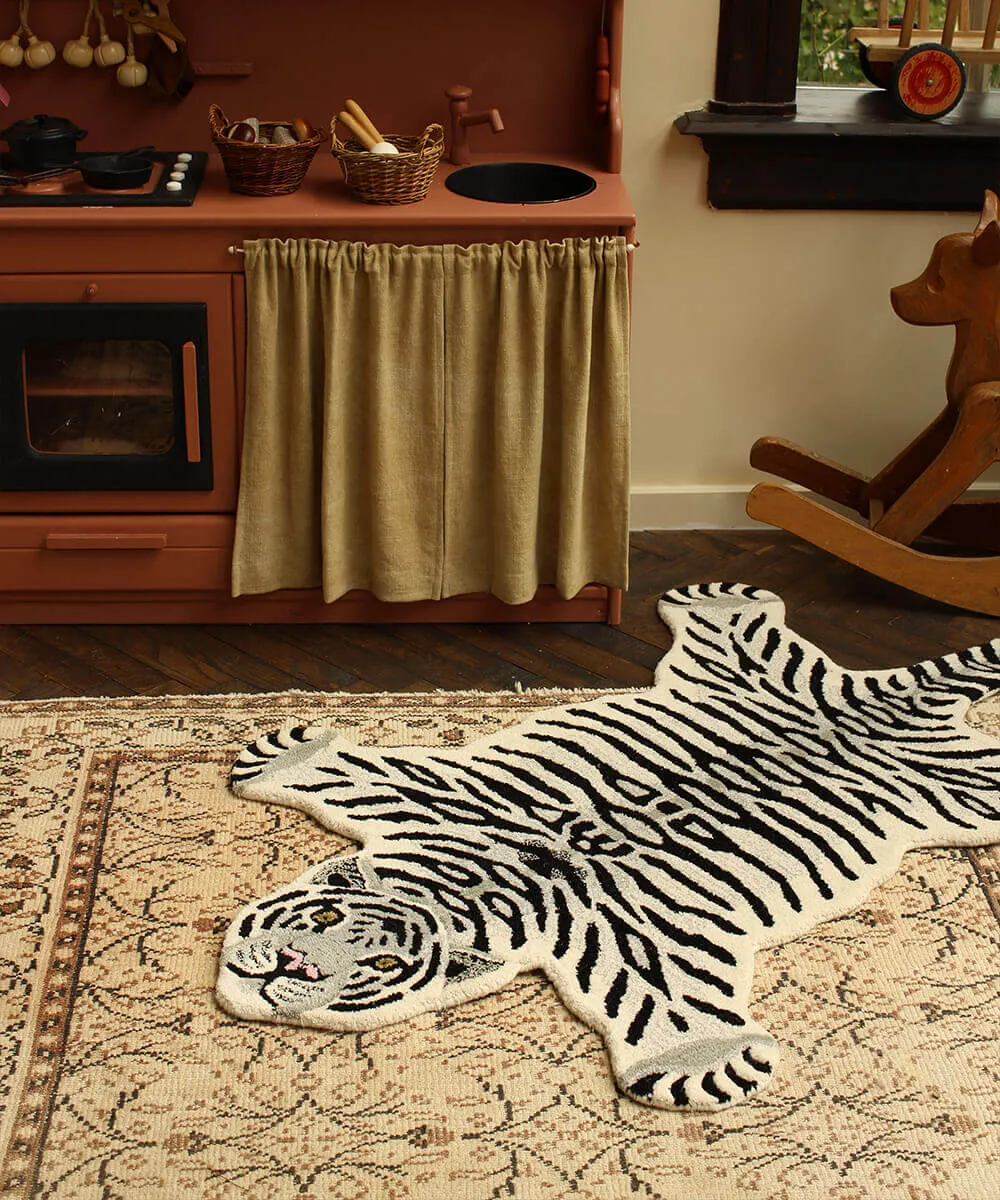 Doing Goods Snowy Tiger Large Teppich Wolle handgetuftet