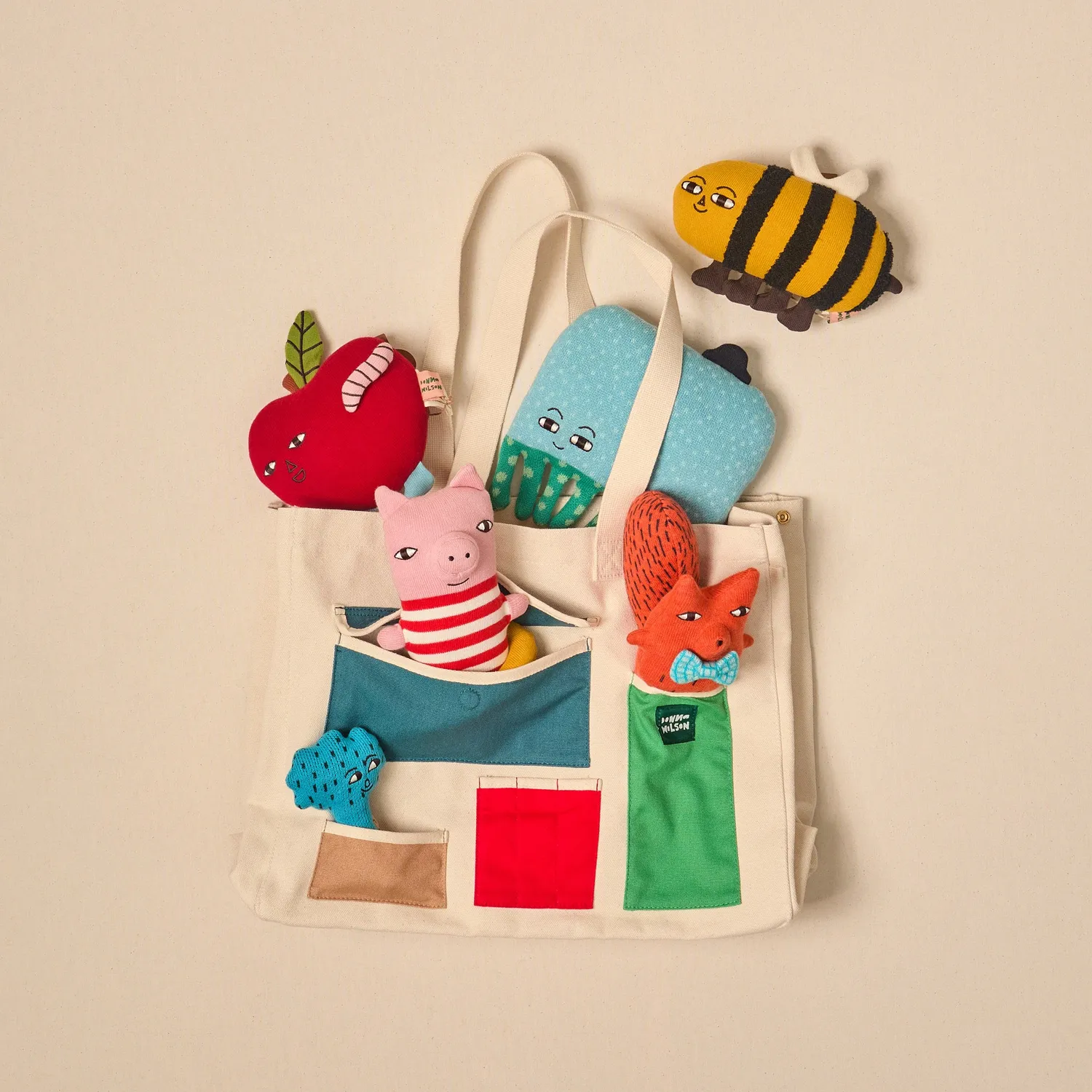 Donna Wilson Wee Ones Phoebe Bee Kuscheltier Bio-Baumwolle