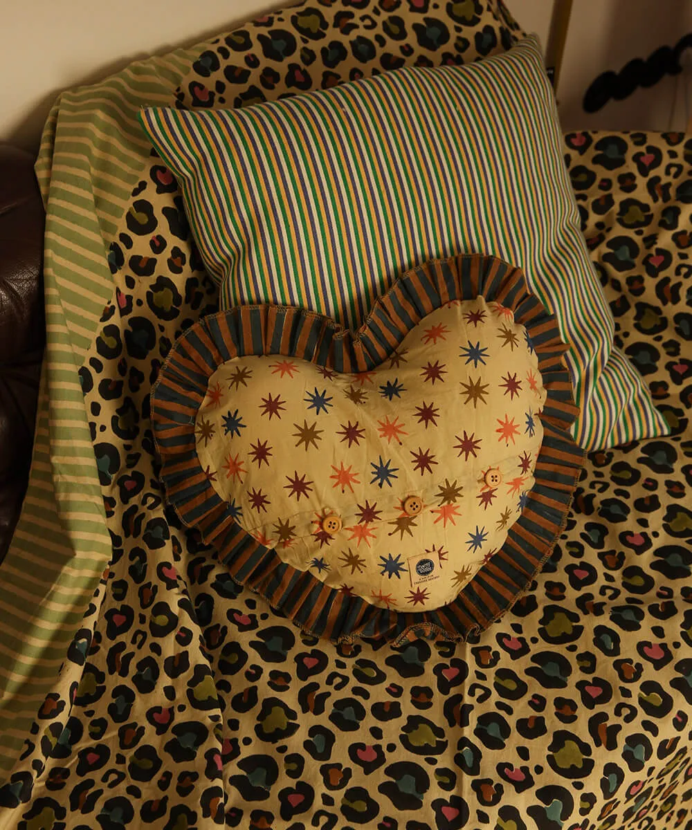 Doing Goods Noa Star Herzkissen 50x48 Stern Rüsche