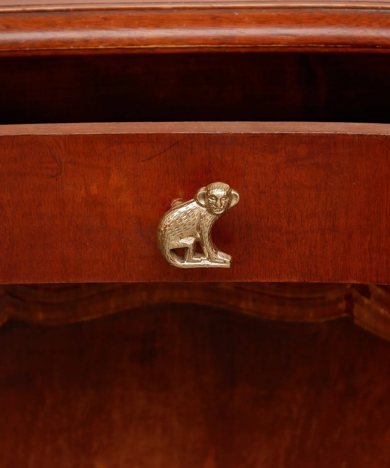 Doing Goods Peppin Möbelknopf Monkey Left Messing
