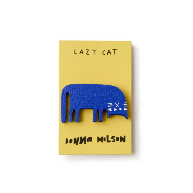 Donna Wilson Lazy Cat Pin Anstecker Holz 4 cm