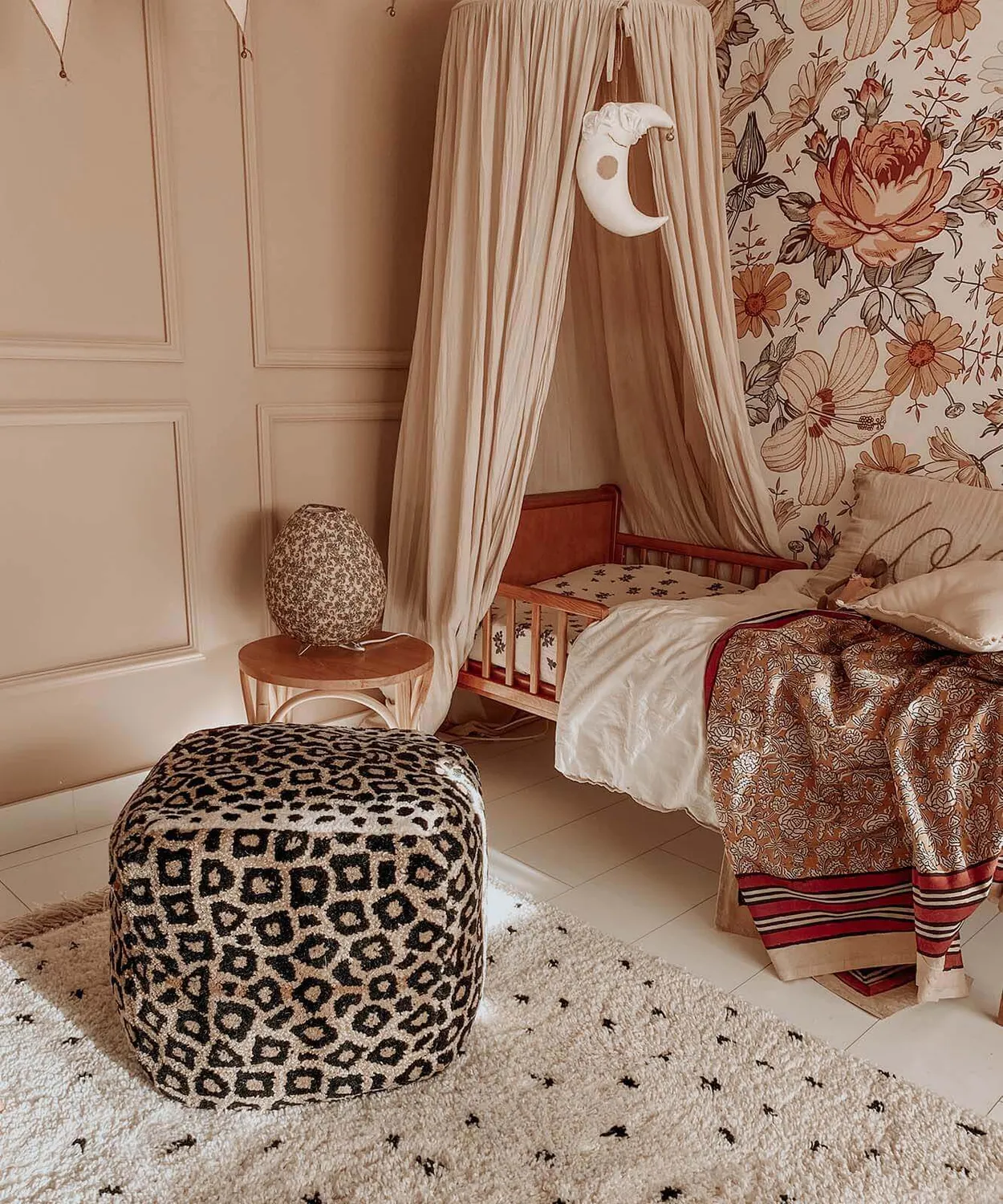 Doing Goods Leopard Pouf Hocker 50x50x50 Wolle