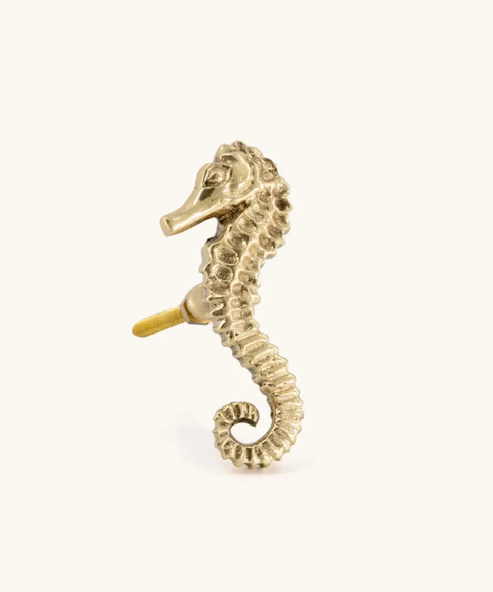 Doing Goods Pippa Seahorse Möbelknopf Messing rechts