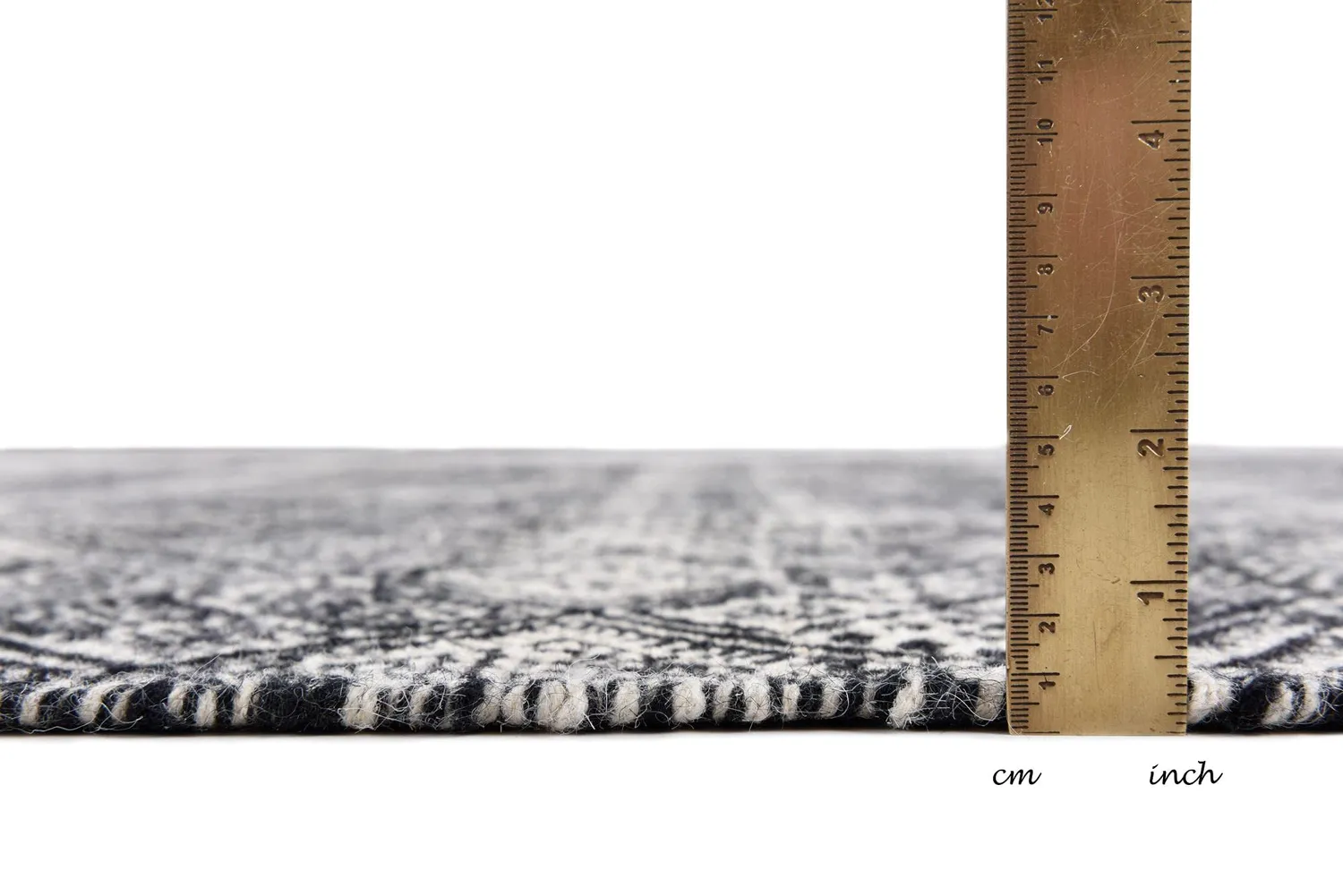 THEKO Molde Wollteppich Schwarz-Weiß 70x140 cm