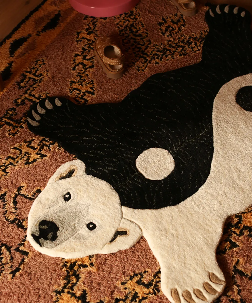 Doing Goods Yin Yang Eisbär Teppich Wolle 144x96