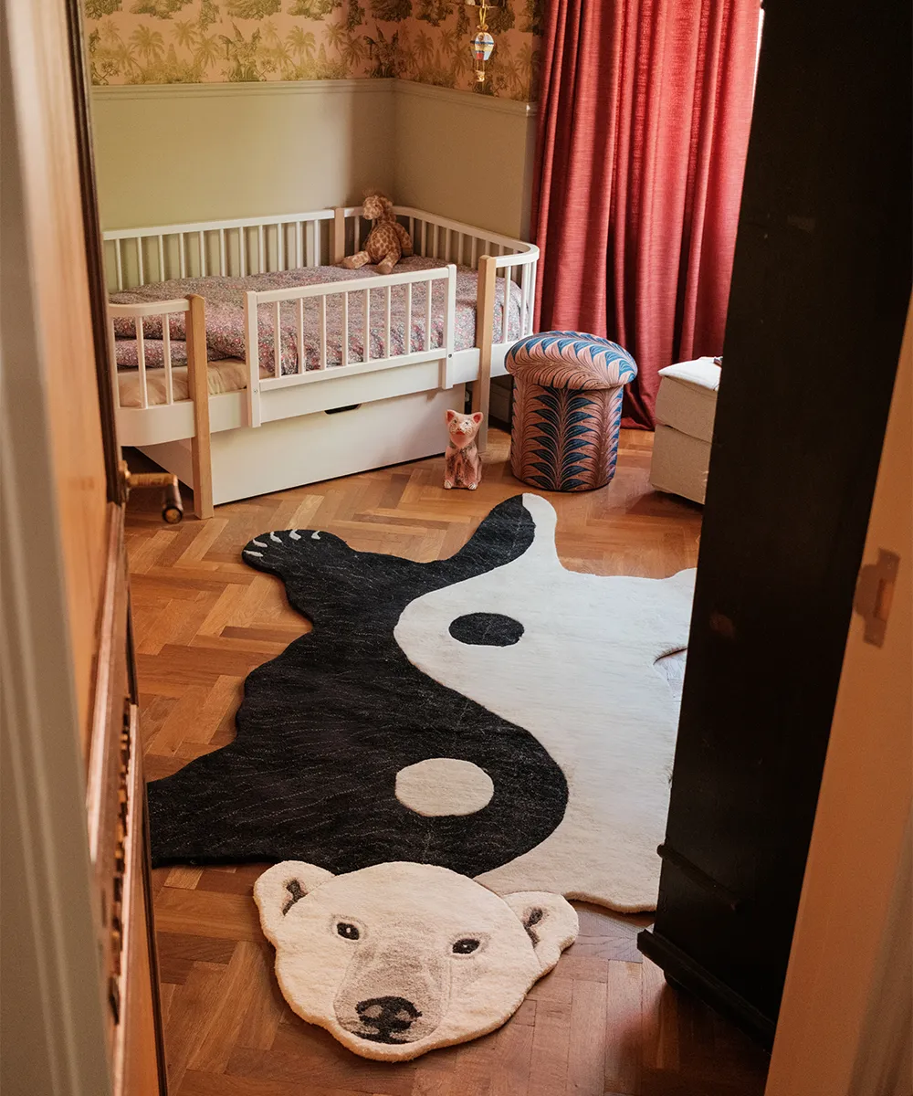 Doing Goods Ours Polaire Yin Yang XL Teppich 238x155 Wolle