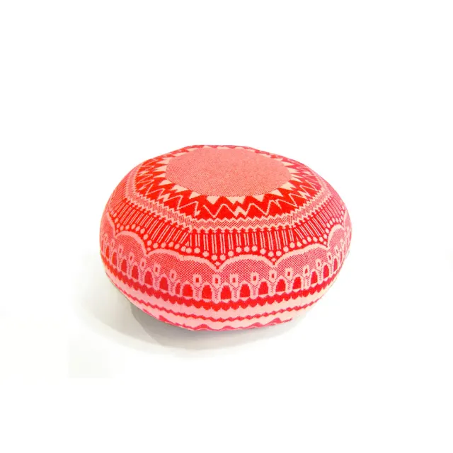 Donna Wilson Ernest Pouf ZigZag Rot 60cm Wolle