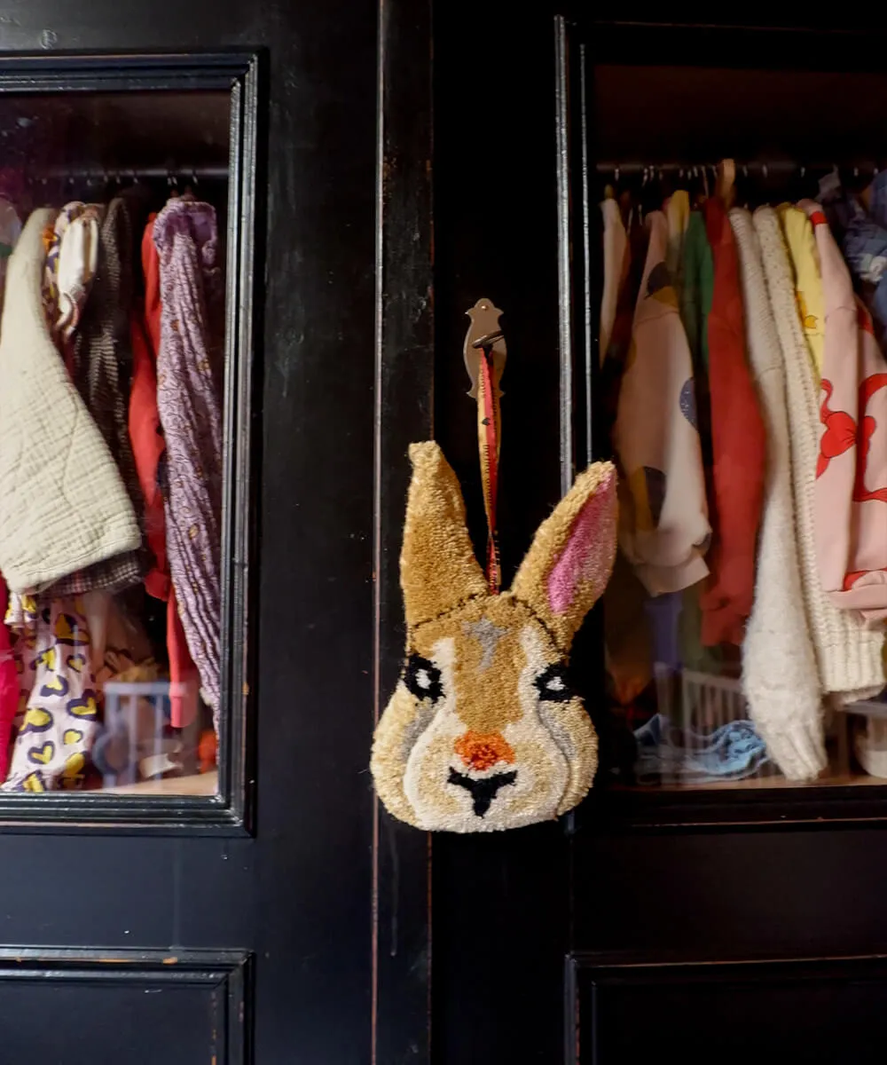 Doing Goods Betty Hase Wandanhänger Wolle mit Baumwolle
