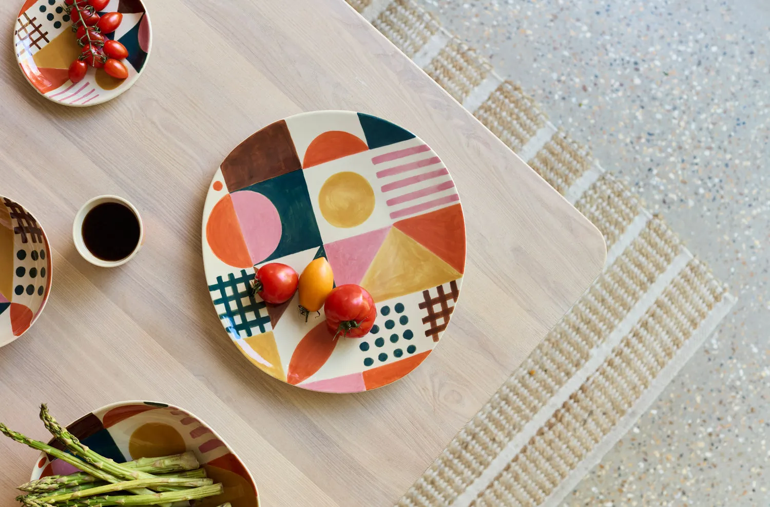 Donna Wilson Glypha Servierplatte Steingut 36x38cm bunt