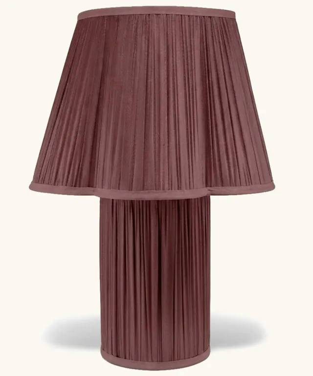 Doing Goods Myra Grande Tischlampe Bordeaux Seide plissiert