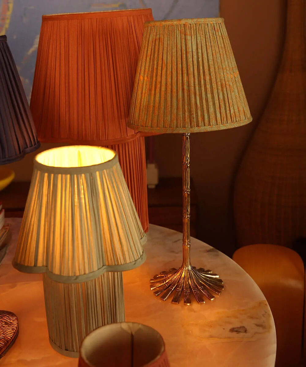 Doing Goods Myra Petite Tischlampe Seide salbei
