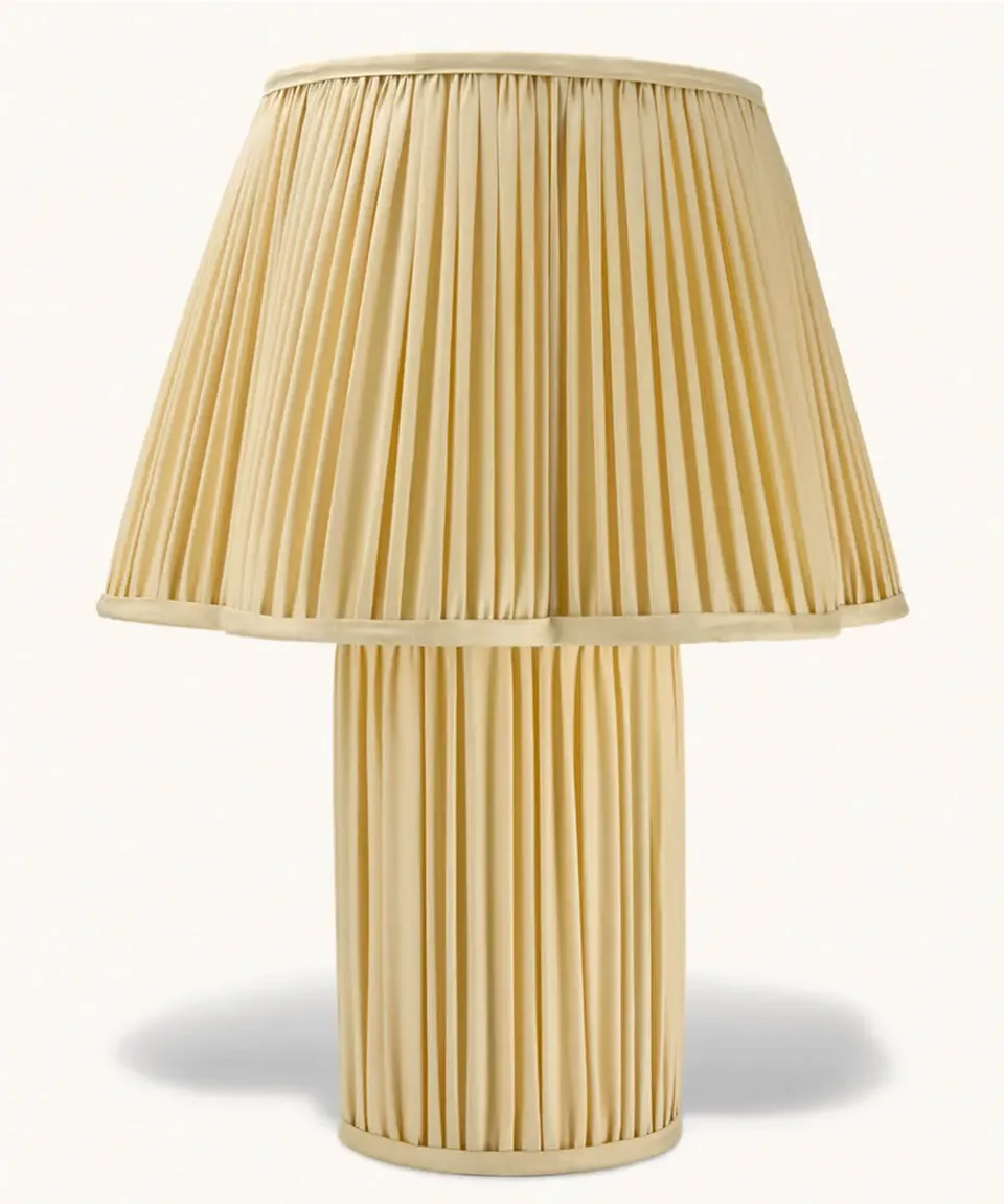 Doing Goods Myra Grande Tischlampe Seide Gelb 57cm