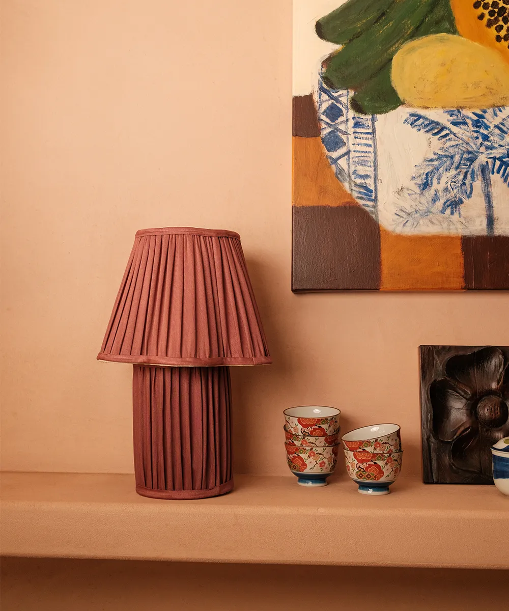 Doing Goods Myra Petite Tischlampe bordeaux Seide