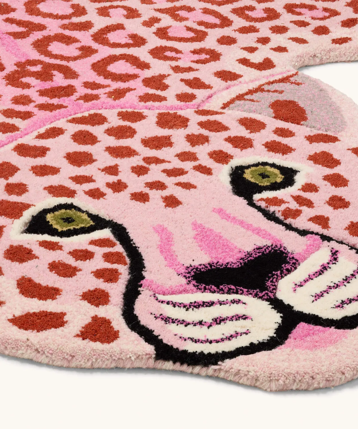 Doing Goods Pinky Leopard XL Wollteppich 250x160
