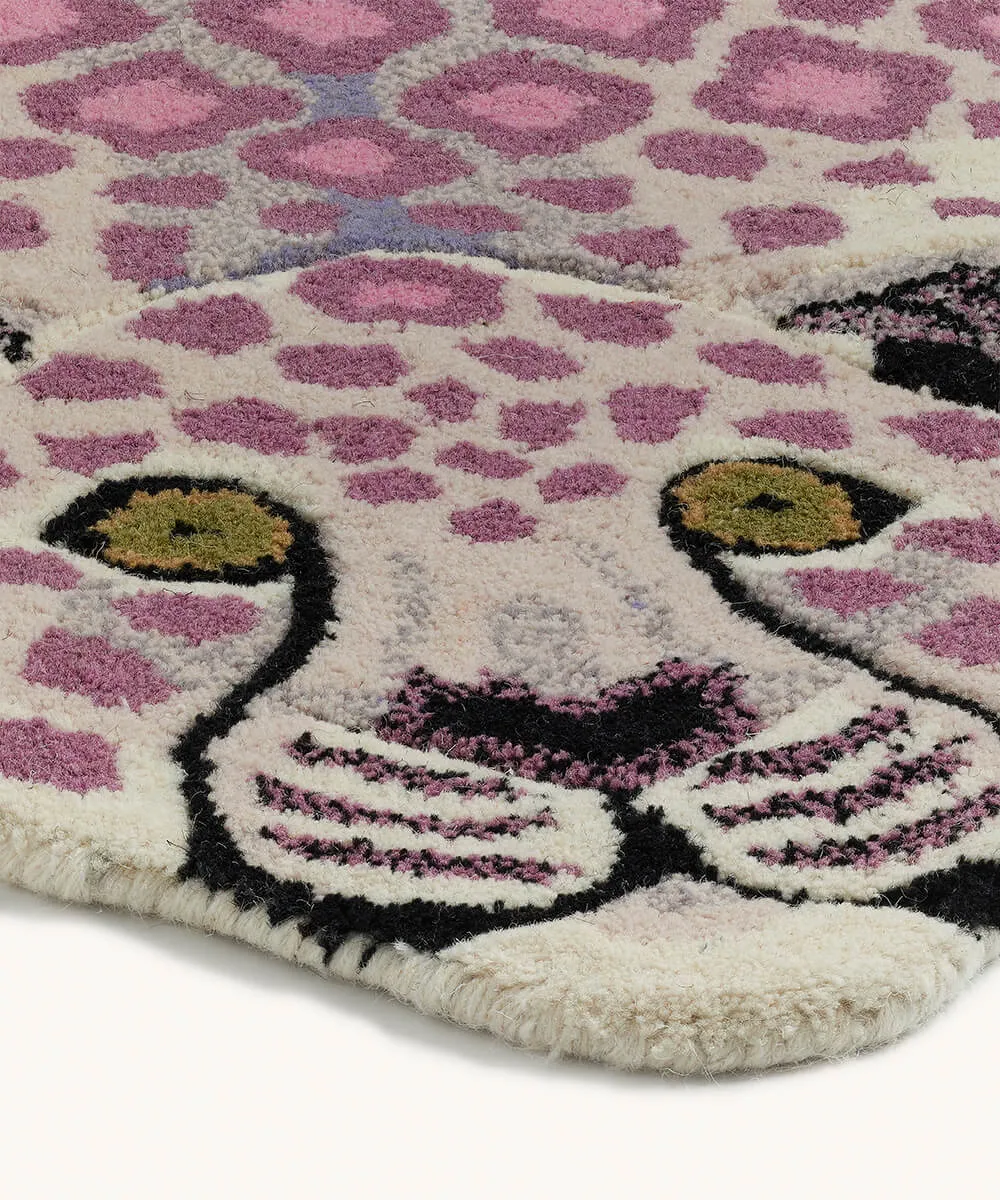 Doing Goods Lilly Leopard Large Teppich lila Wolle