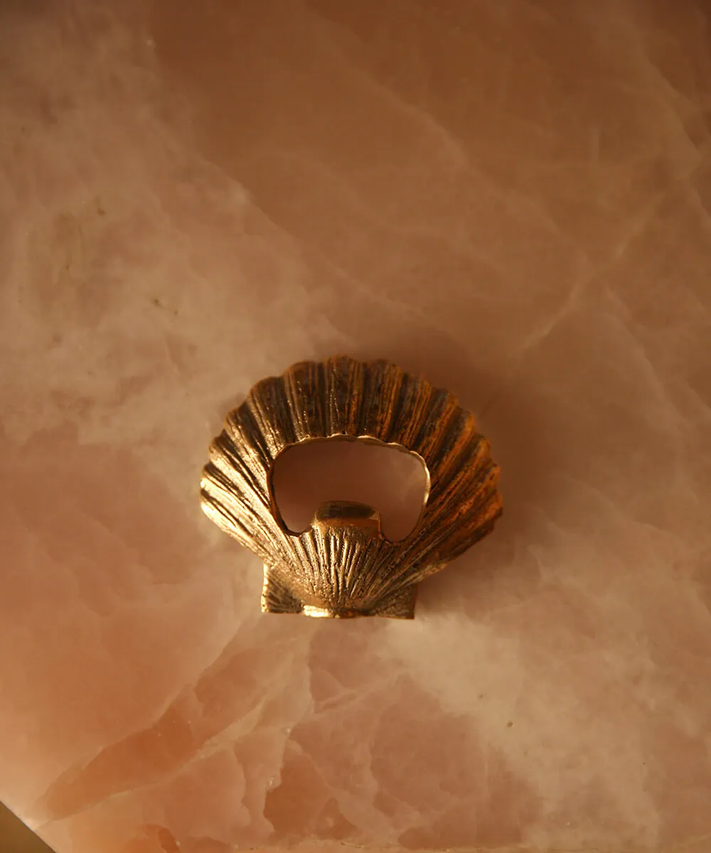 Doing Goods Scarlett Muschel Flaschenöffner Gold Geschenkbox
