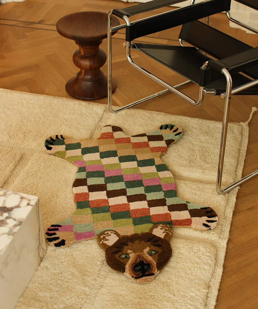 Doing Goods Archie Bear Teppich Bär Karo Small Wolle