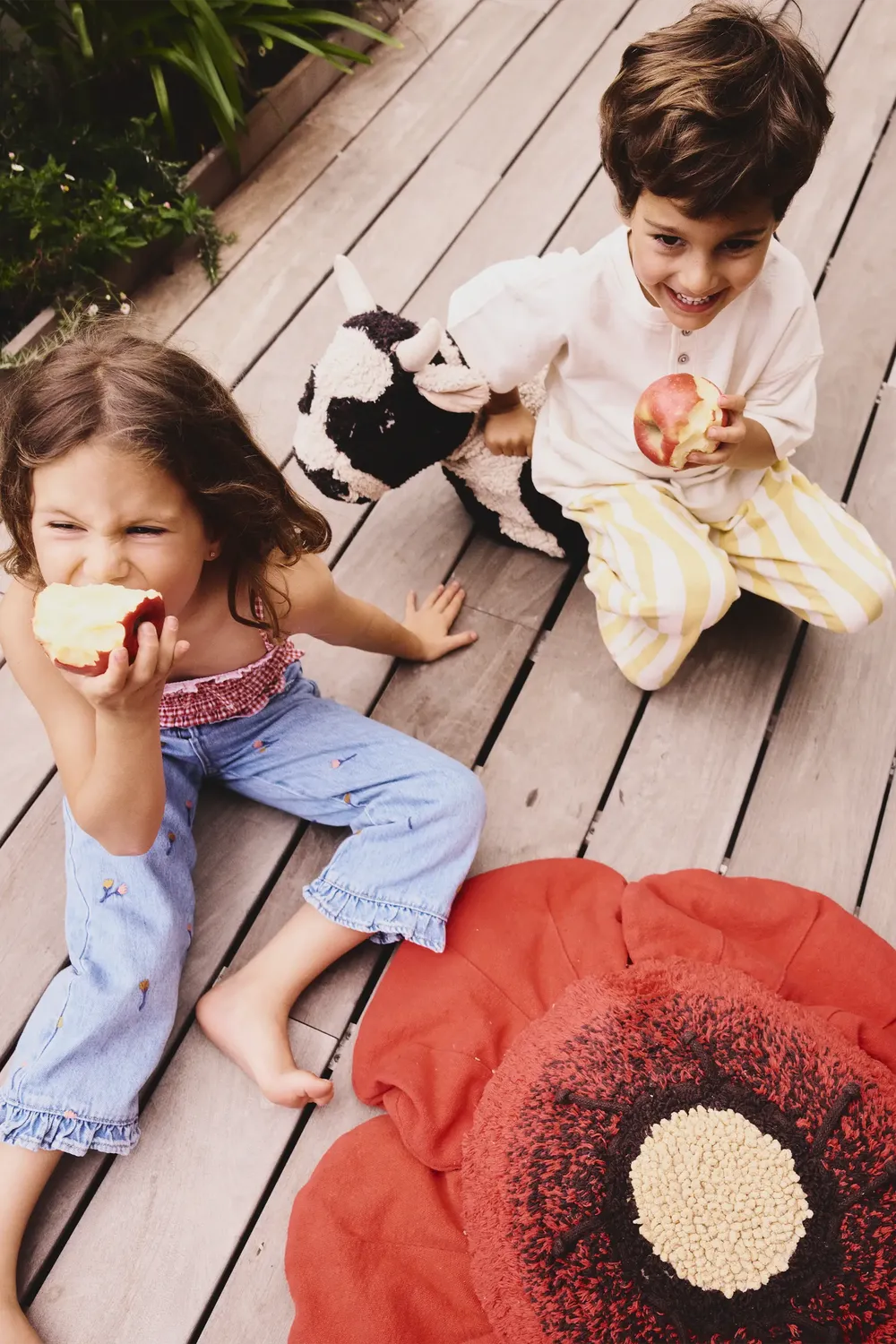 Lorena Canals Lola the Cow Pouf 60x40 cm Kuh