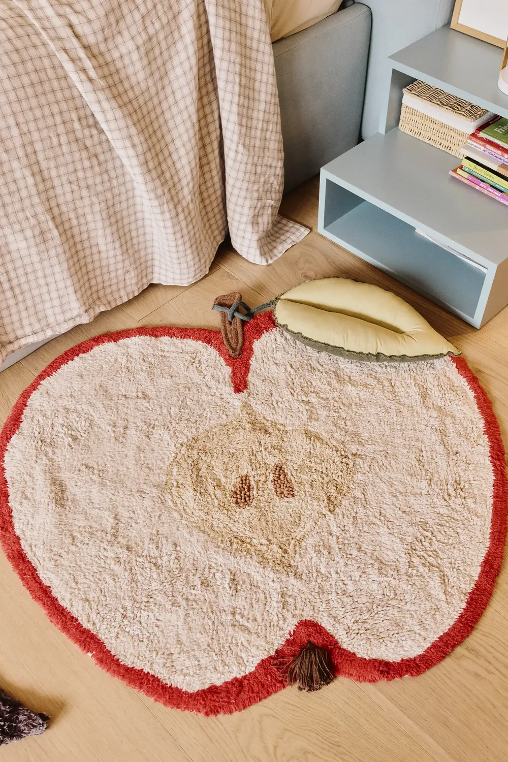 Lorena Canals Apple Teppich 100x90 cm waschbar Apfelform