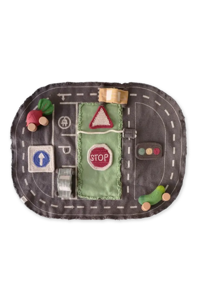 Lorena Canals Eco City Spielset Teppich + Gemüseautos